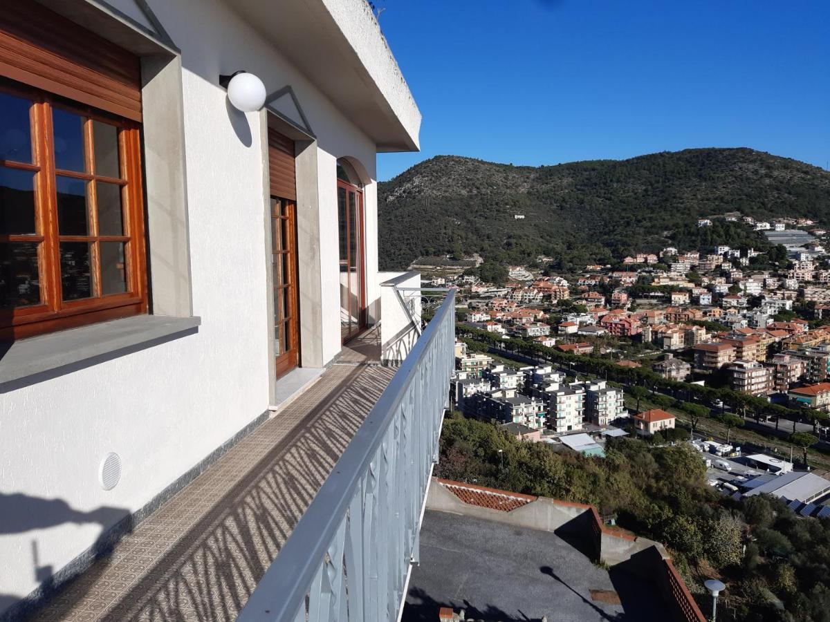 Bressa De Ma Affittacamere, Room & Breakfast Pietra Ligure Exterior foto